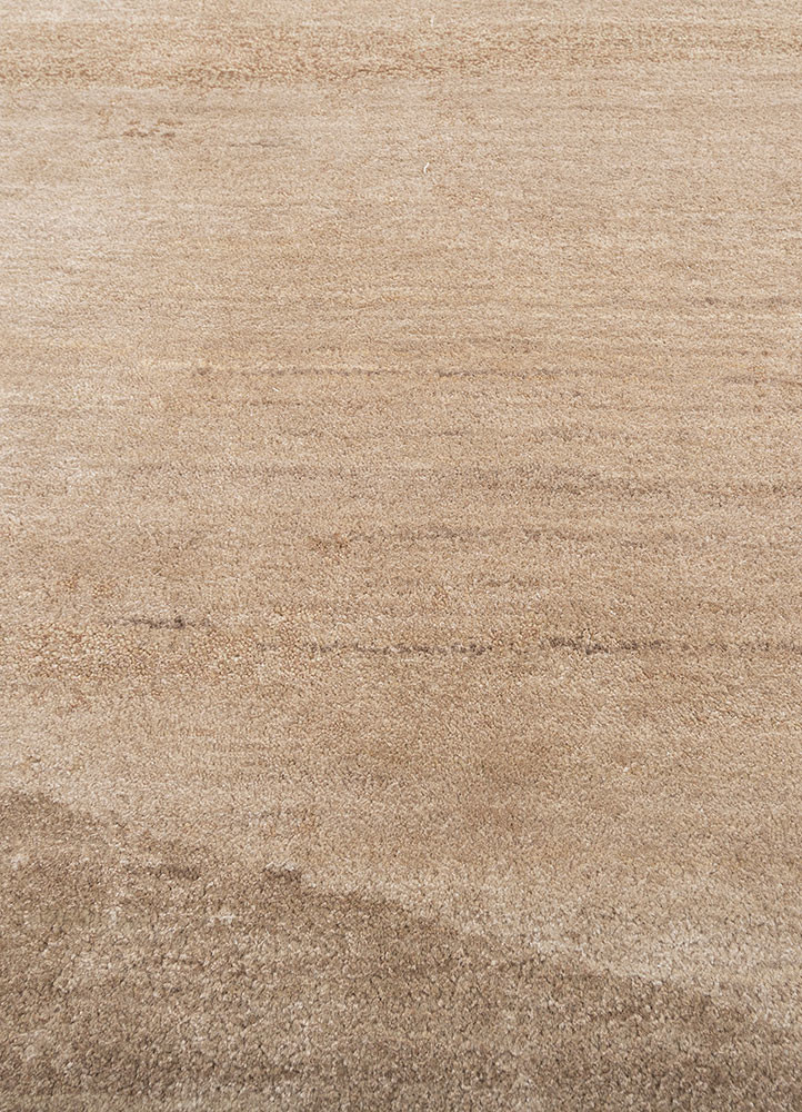 aakar by kavi ivory wool and bamboo silk hand knotted Rug - CloseUp