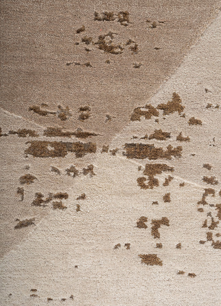 unfold by kavi ivory wool and bamboo silk hand knotted Rug - CloseUp unfold by kavi ivory wool and bamboo silk hand knotted Rug - CloseUp