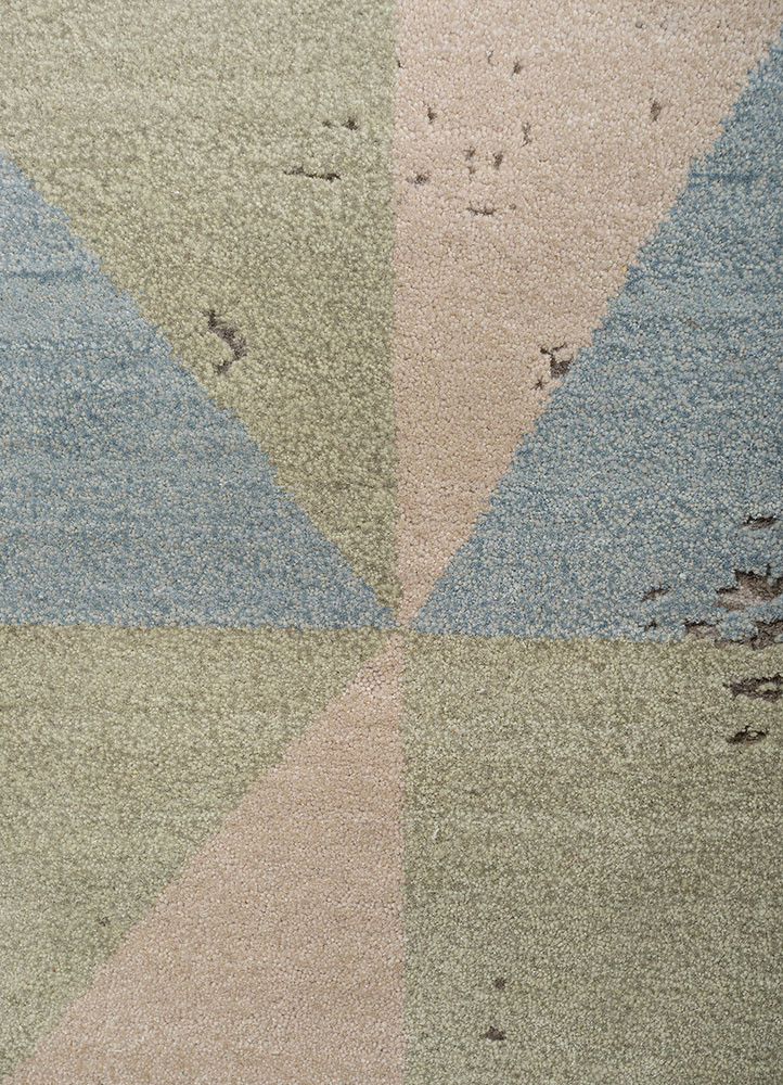 unfold by kavi ivory wool and bamboo silk hand knotted Rug - CloseUp
