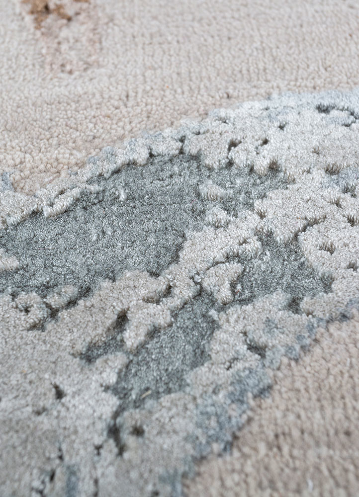 free verse by kavi ivory wool and bamboo silk hand knotted Rug - CloseUp free verse by kavi ivory wool and bamboo silk hand knotted Rug - CloseUp