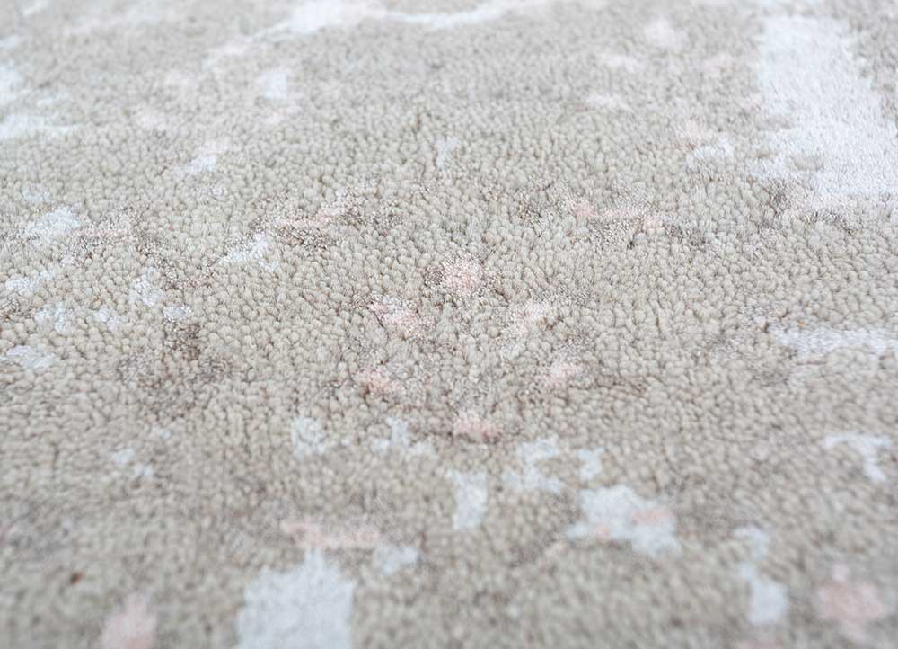 hidden by kavi ivory wool and bamboo silk hand knotted Rug - CloseUp
