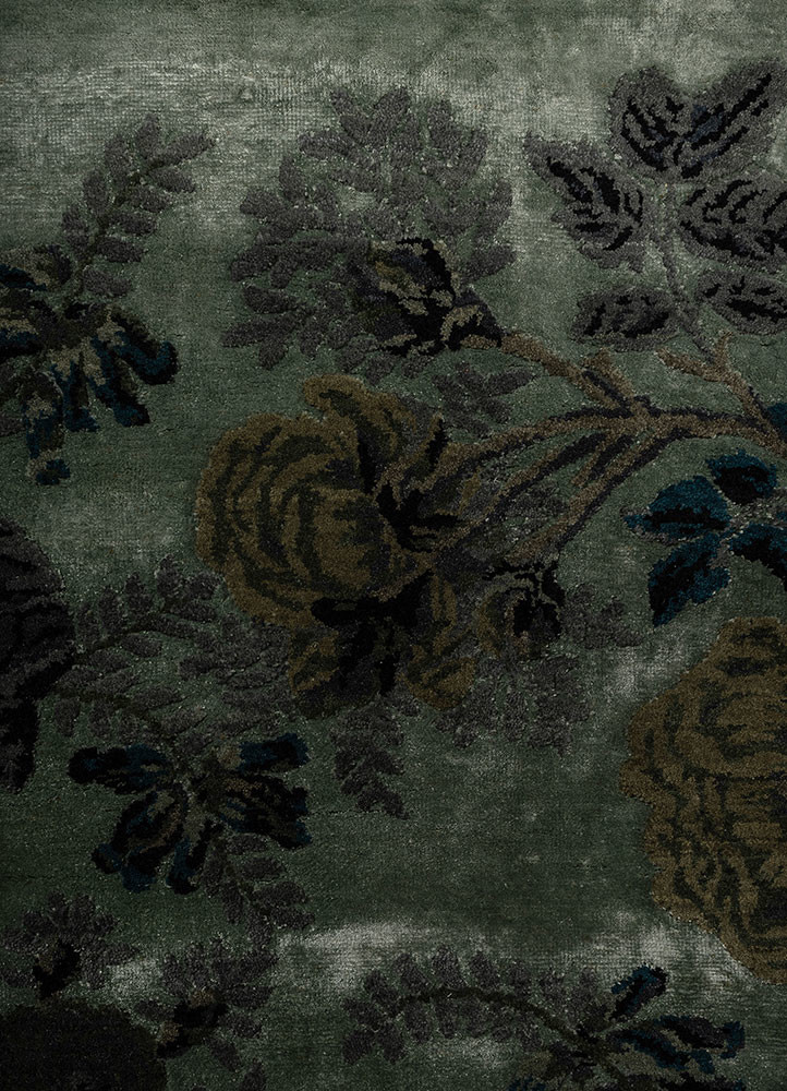 gilded age green wool and bamboo silk hand knotted Rug - CloseUp