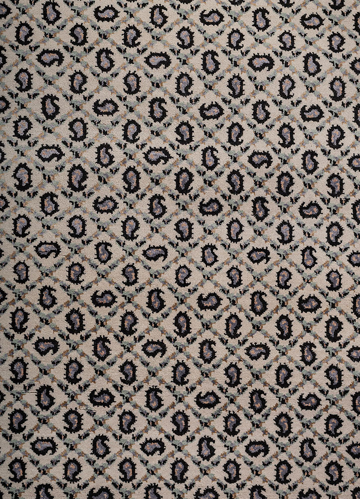 gilded age ivory wool and bamboo silk hand knotted Rug - CloseUp