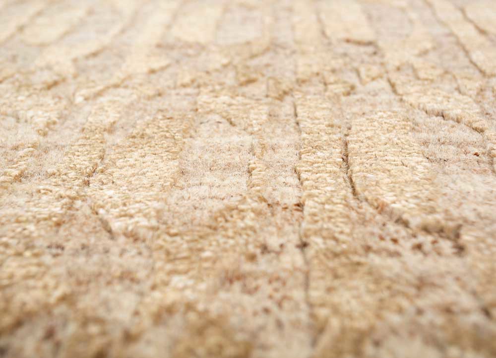 aakar by kavi ivory wool and bamboo silk hand knotted Rug - CloseUp