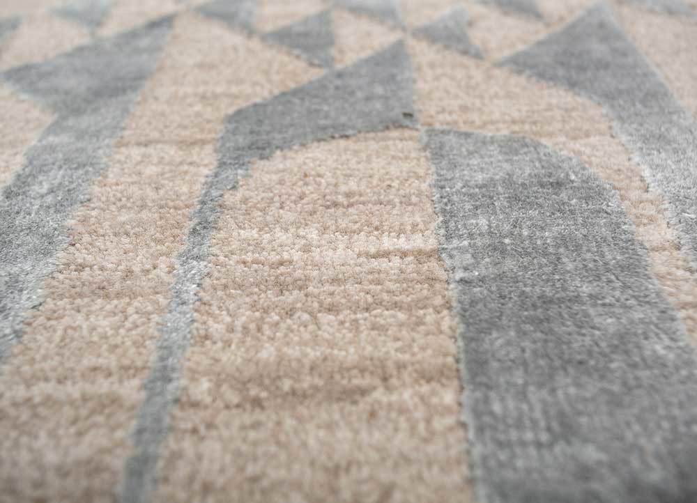 project error by kavi ivory wool and bamboo silk hand knotted Rug - CloseUp project error by kavi ivory wool and bamboo silk hand knotted Rug - CloseUp