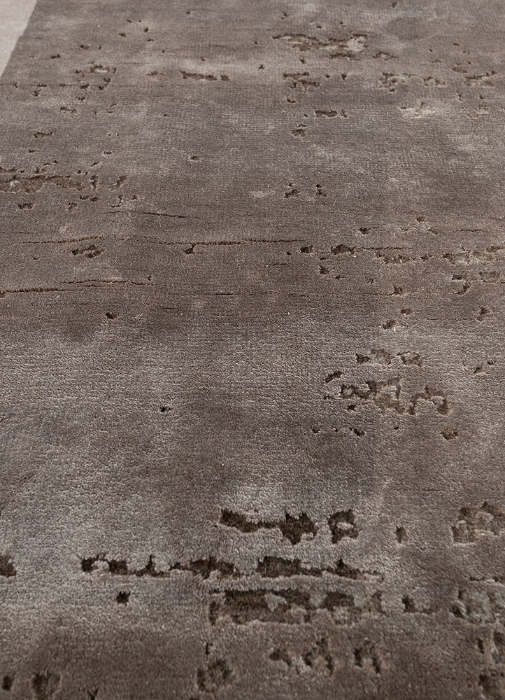 aakar by kavi grey and black wool and bamboo silk hand knotted Rug - CloseUp aakar by kavi grey and black wool and bamboo silk hand knotted Rug - CloseUp