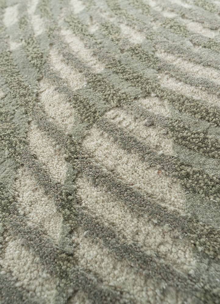 aakar by kavi green wool and bamboo silk hand knotted Rug - CloseUp