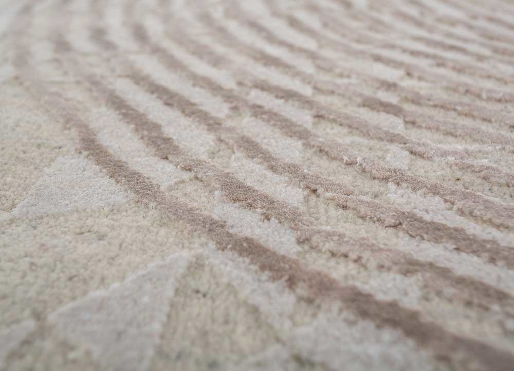 aakar by kavi ivory wool and bamboo silk hand knotted Rug - CloseUp