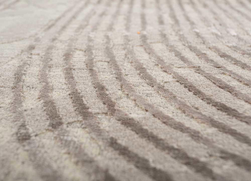 aakar by kavi ivory wool and bamboo silk hand knotted Rug - CloseUp aakar by kavi ivory wool and bamboo silk hand knotted Rug - CloseUp