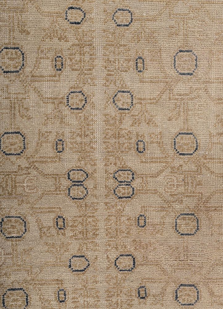 erbe ivory wool hand knotted Rug - CloseUp
