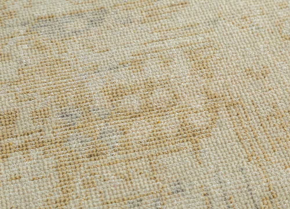 erbe gold wool hand knotted Rug - CloseUp