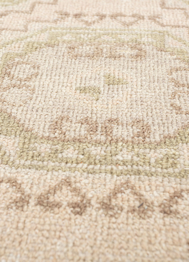 erbe red and orange wool hand knotted Rug - CloseUp erbe red and orange wool hand knotted Rug - CloseUp