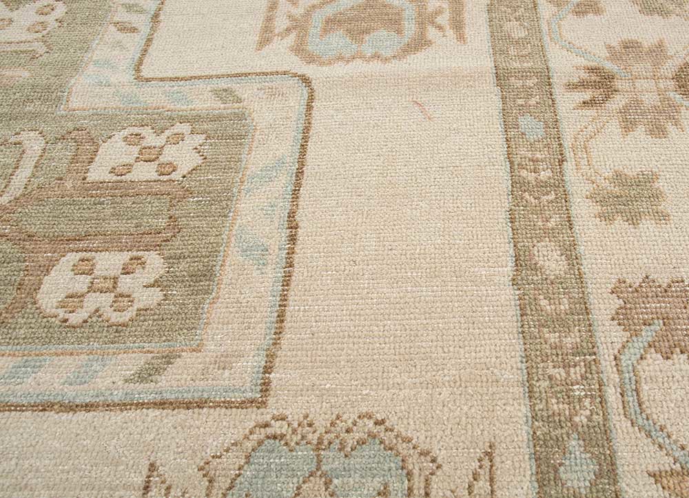 erbe ivory wool hand knotted Rug - CloseUp