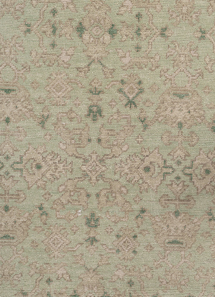 erbe green wool hand knotted Rug - CloseUp