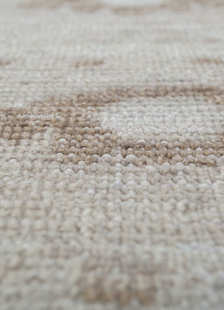 thyme ivory wool hand knotted Rug - CloseUp