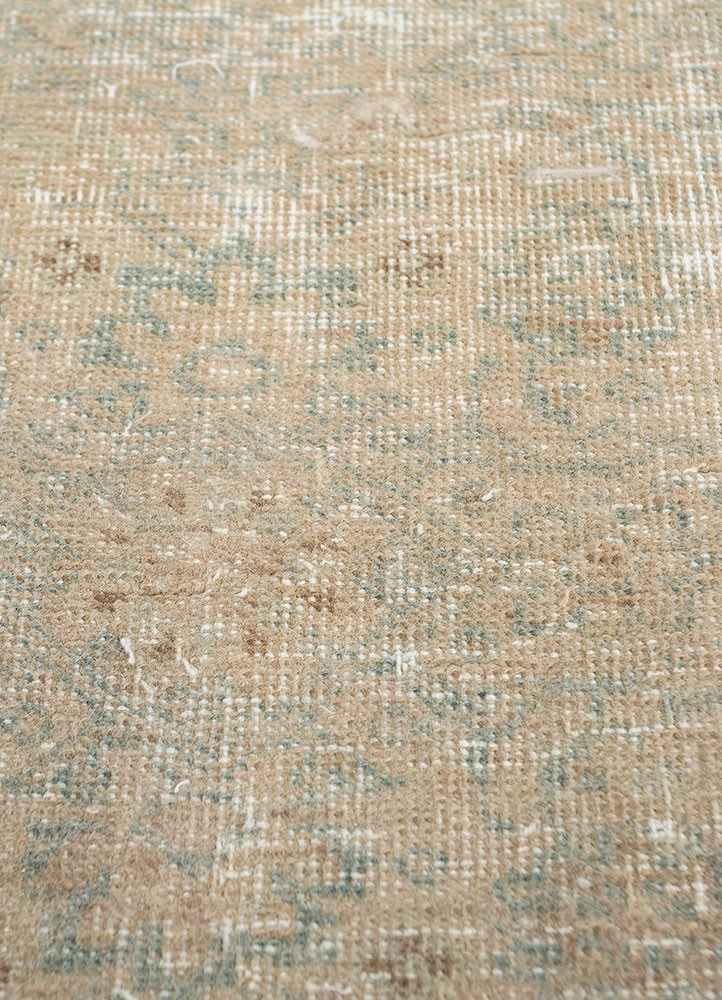 erbe beige and brown wool hand knotted Rug - CloseUp erbe beige and brown wool hand knotted Rug - CloseUp