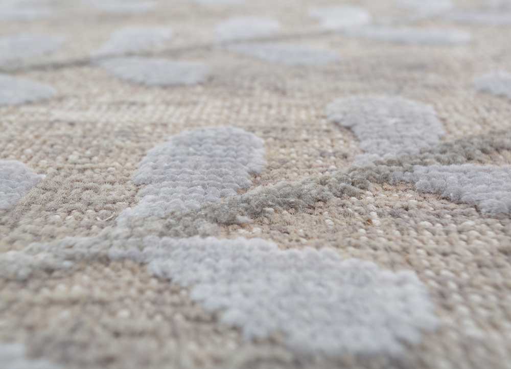 pansy grey and black wool and bamboo silk hand knotted Rug - CloseUp