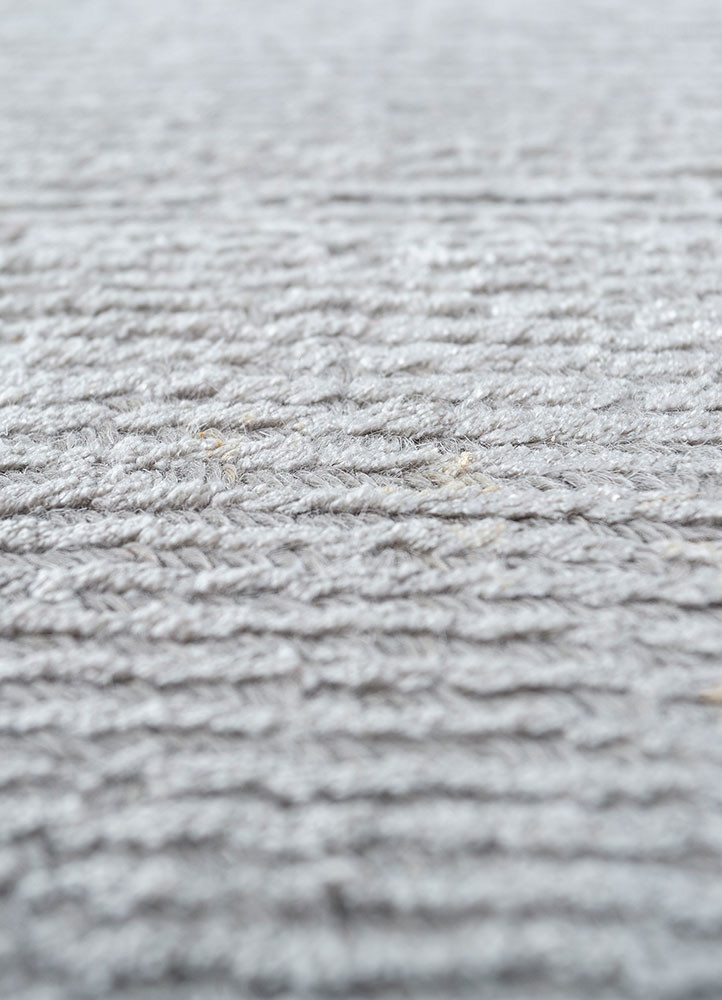 basis grey and black wool and viscose hand loom Rug - CloseUp