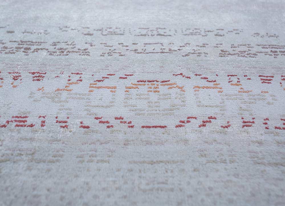 bespoke sile ivory viscose hand loom Rug - CloseUp