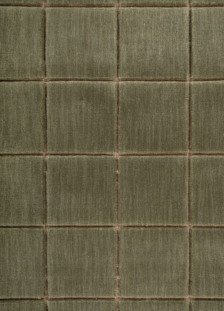aprezo green wool hand loom Rug - CloseUp aprezo green wool hand loom Rug - CloseUp