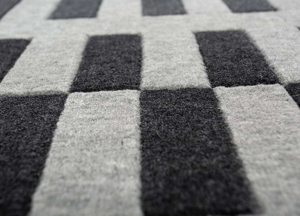 jean grey and black wool hand loom Rug - CloseUp