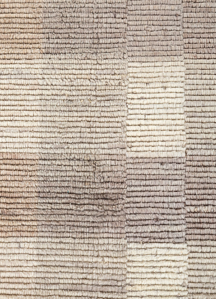saga ivory wool hand loom Rug - CloseUp