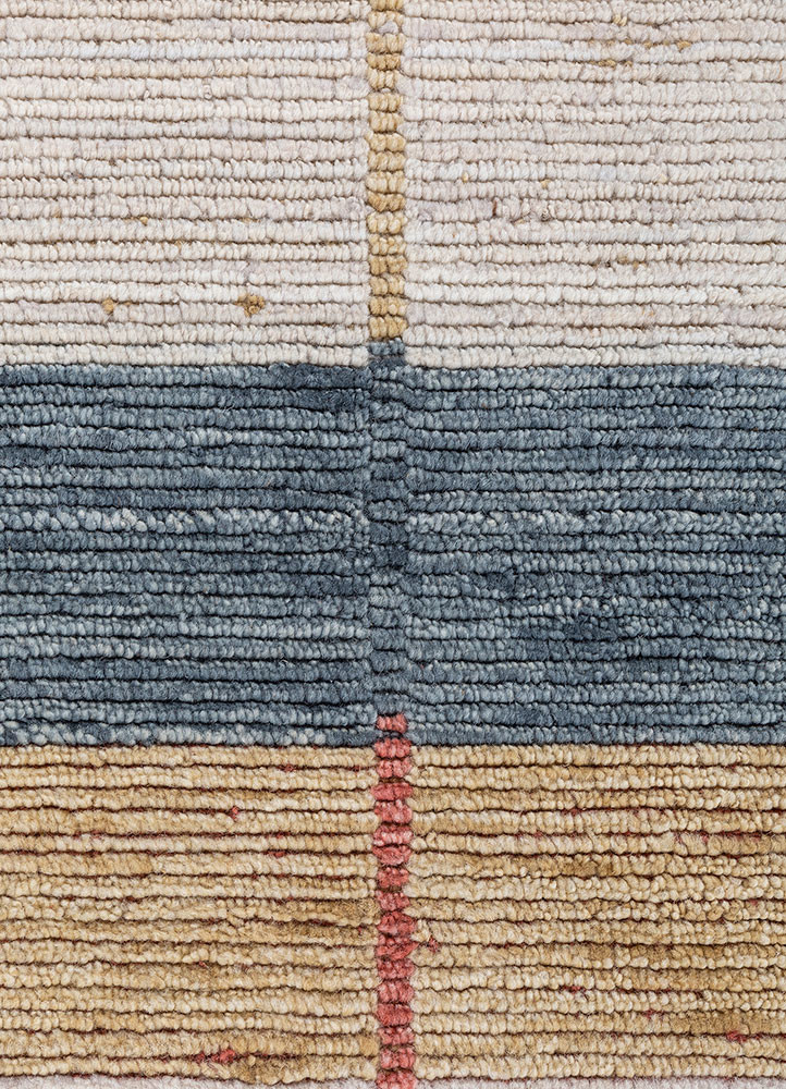 aprezo grey and black wool hand loom Rug - CloseUp aprezo grey and black wool hand loom Rug - CloseUp