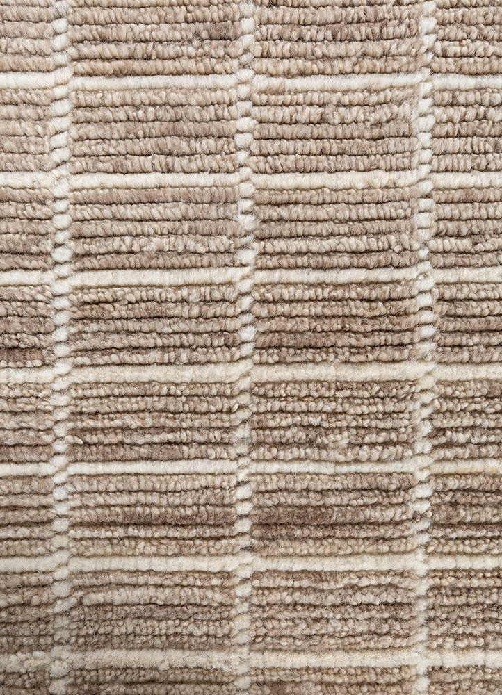 saga beige and brown wool hand loom Rug - CloseUp saga beige and brown wool hand loom Rug - CloseUp