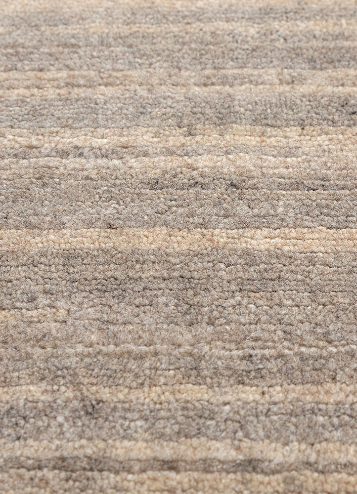 saga beige and brown wool hand loom Rug - CloseUp saga beige and brown wool hand loom Rug - CloseUp