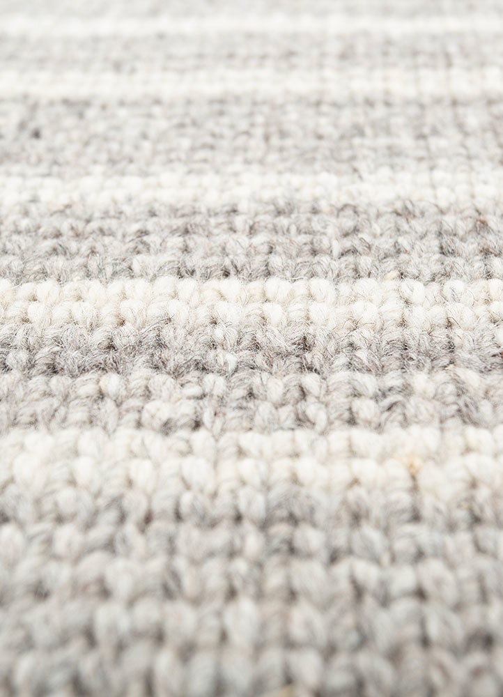 saga ivory wool hand loom Rug - CloseUp saga ivory wool hand loom Rug - CloseUp