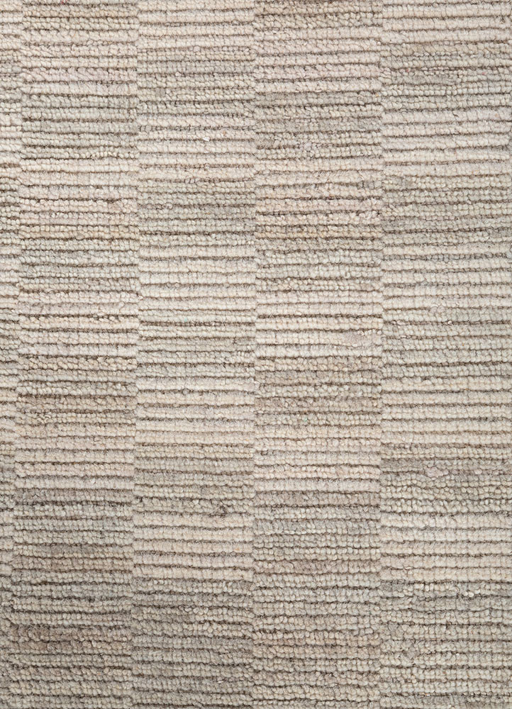 saga ivory wool hand loom Rug - CloseUp