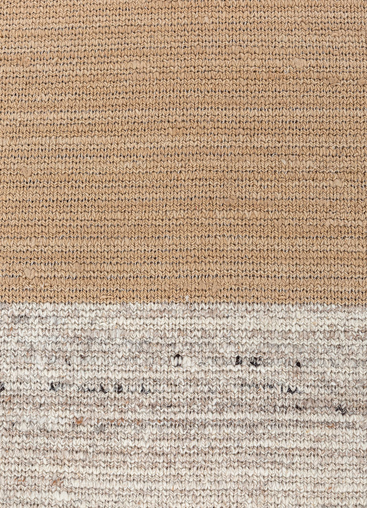 saga grey and black wool hand loom Rug - CloseUp saga grey and black wool hand loom Rug - CloseUp