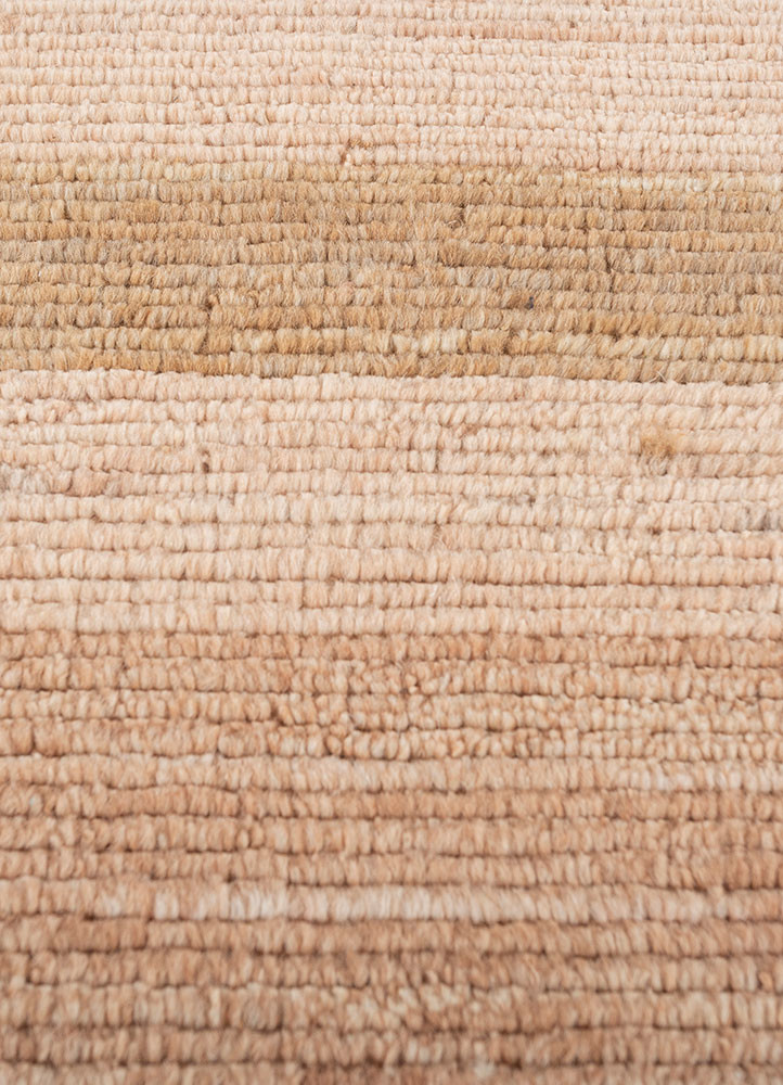 saga red and orange wool hand loom Rug - CloseUp saga red and orange wool hand loom Rug - CloseUp