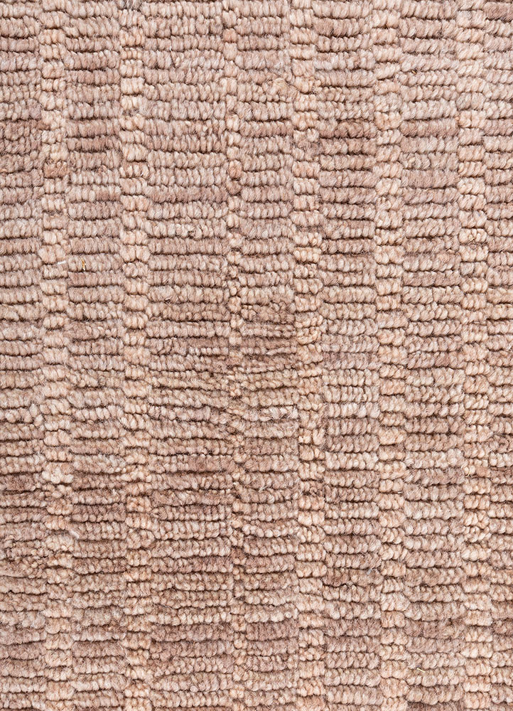 saga pink and purple wool hand loom Rug - CloseUp saga pink and purple wool hand loom Rug - CloseUp