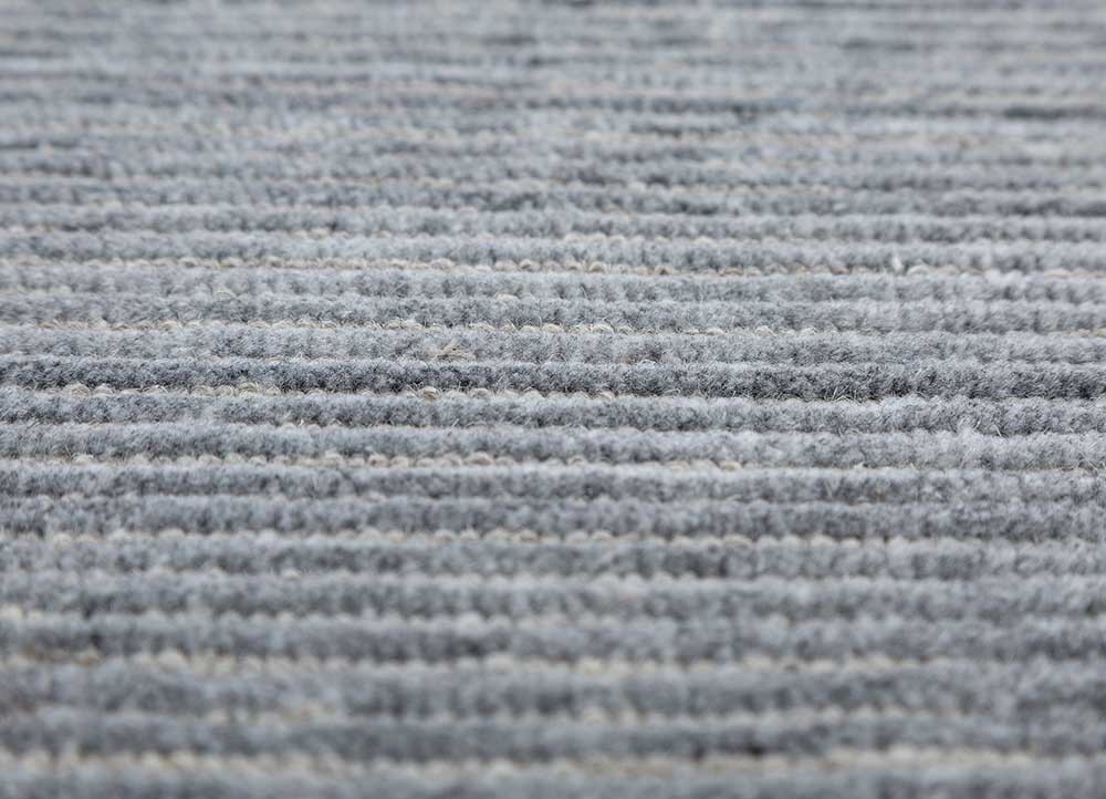saga grey and black wool hand loom Rug - CloseUp saga grey and black wool hand loom Rug - CloseUp