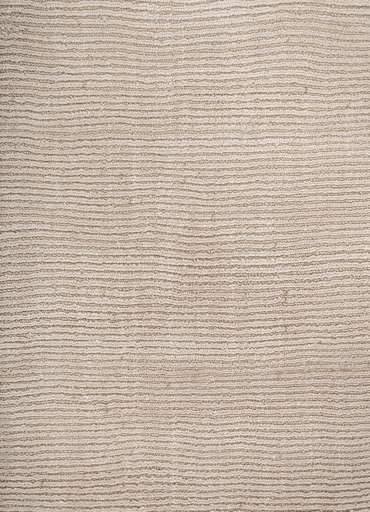 saga ivory wool and silk hand loom Rug - CloseUp