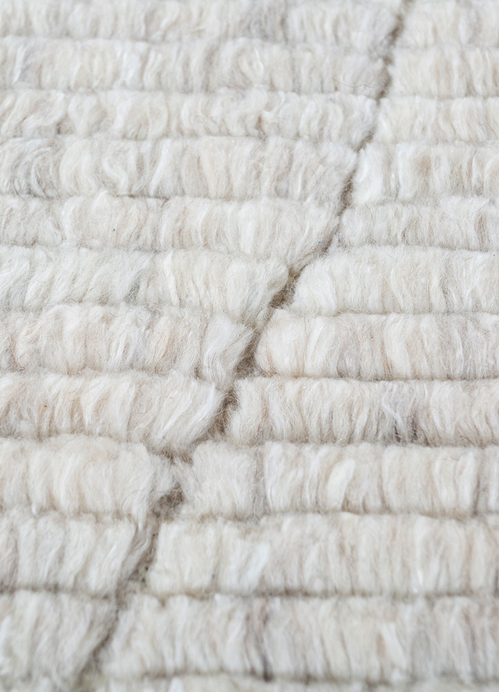 saga ivory wool hand loom Rug - CloseUp saga ivory wool hand loom Rug - CloseUp