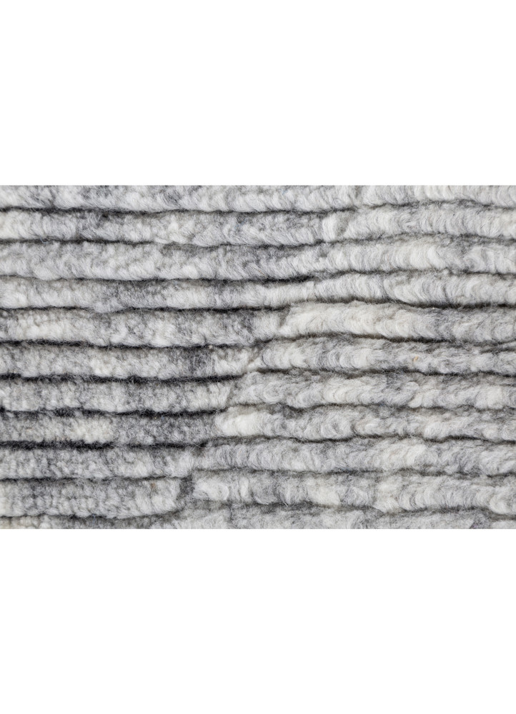 saga grey and black wool hand loom Rug - CloseUp