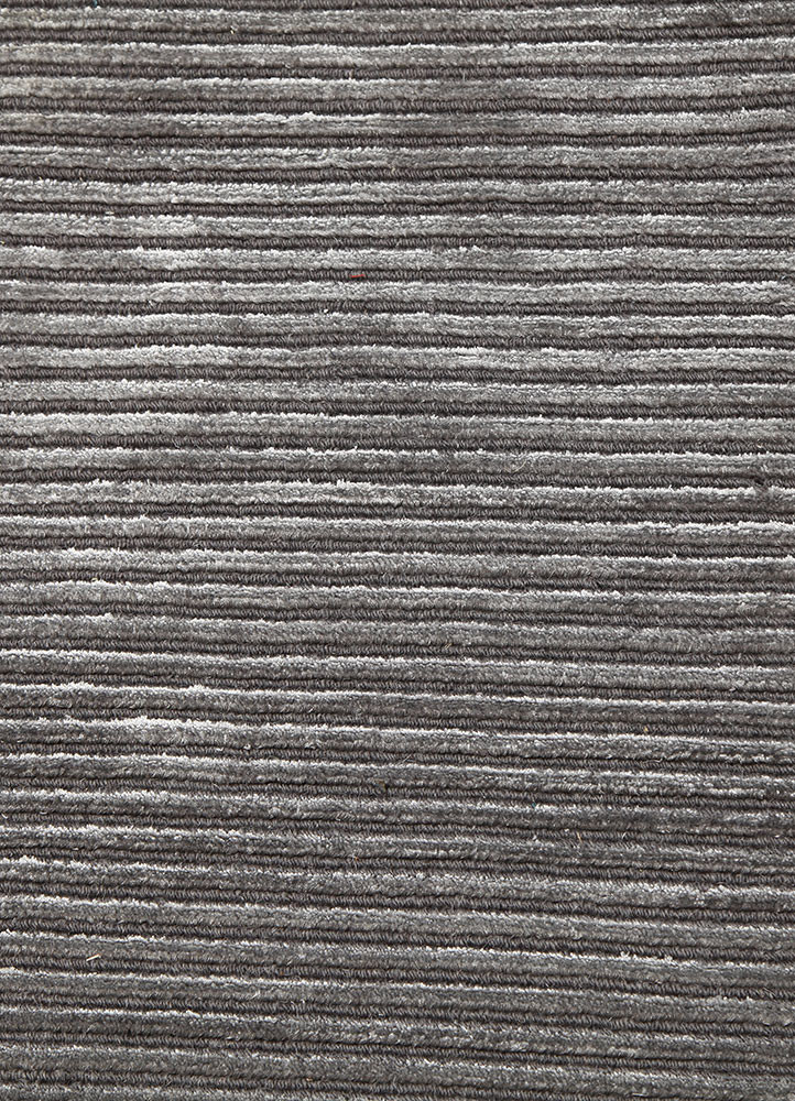 basis grey and black wool and viscose hand loom Rug - CloseUp