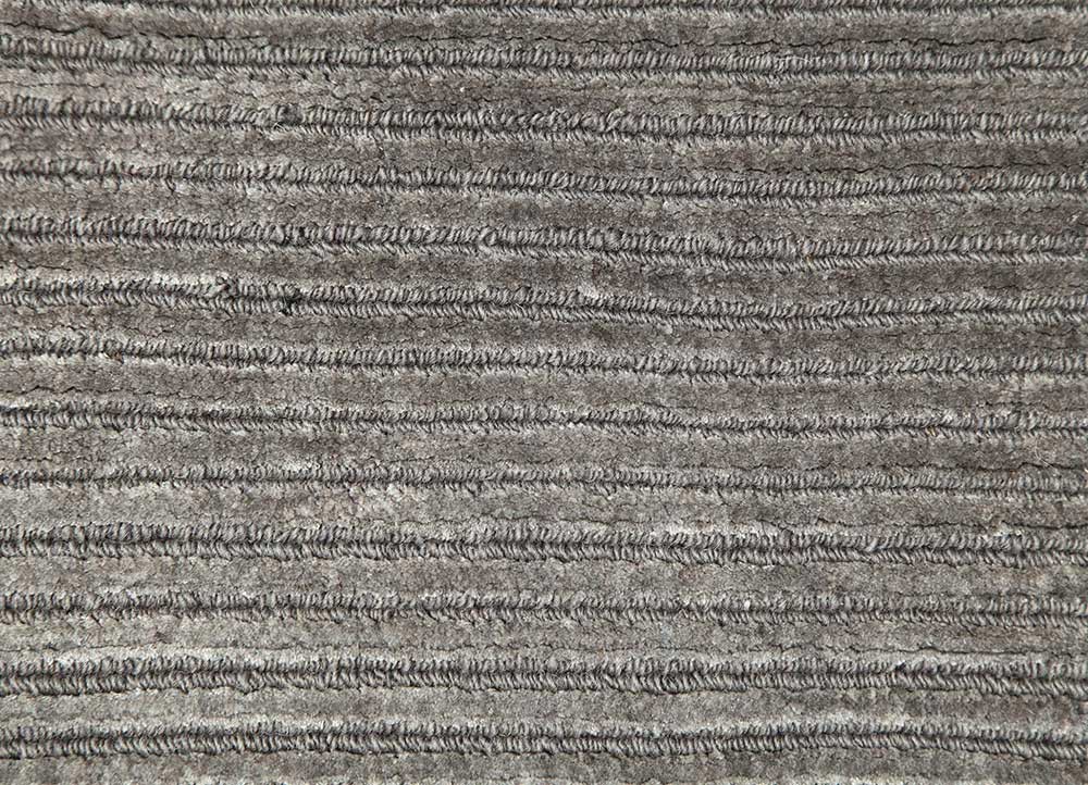 basis grey and black wool and viscose hand loom Rug - CloseUp
