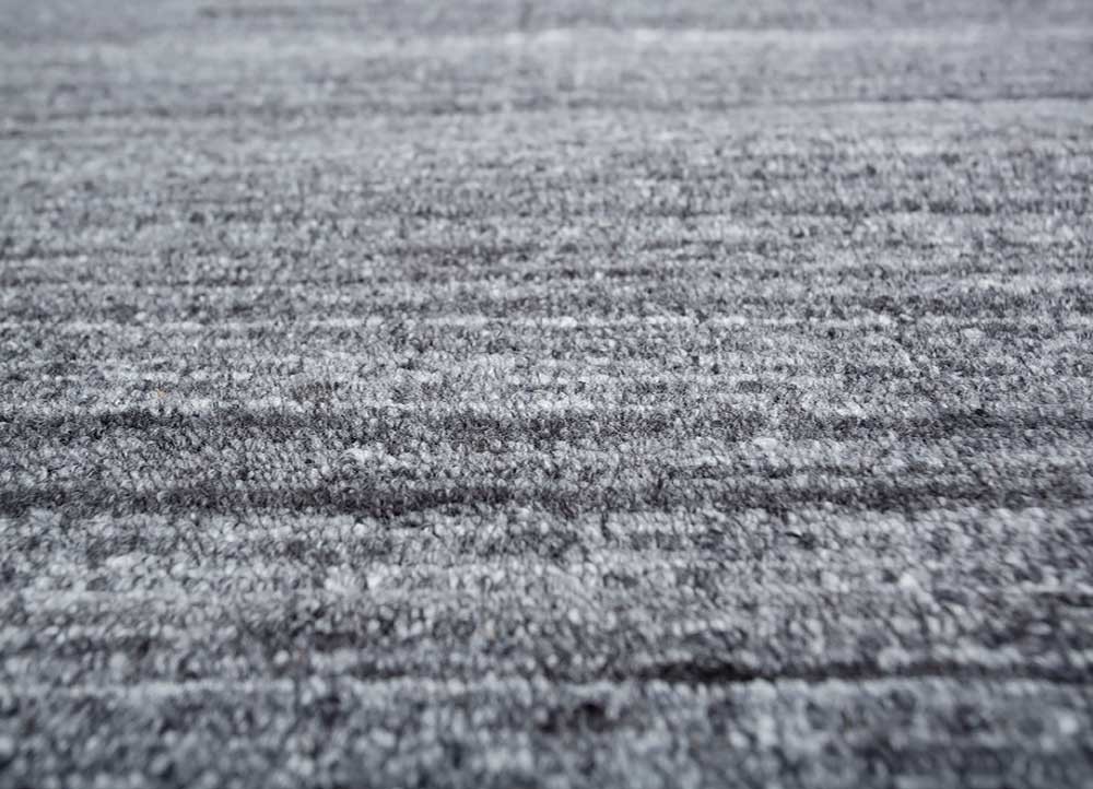saga blue wool and viscose hand loom Rug - CloseUp