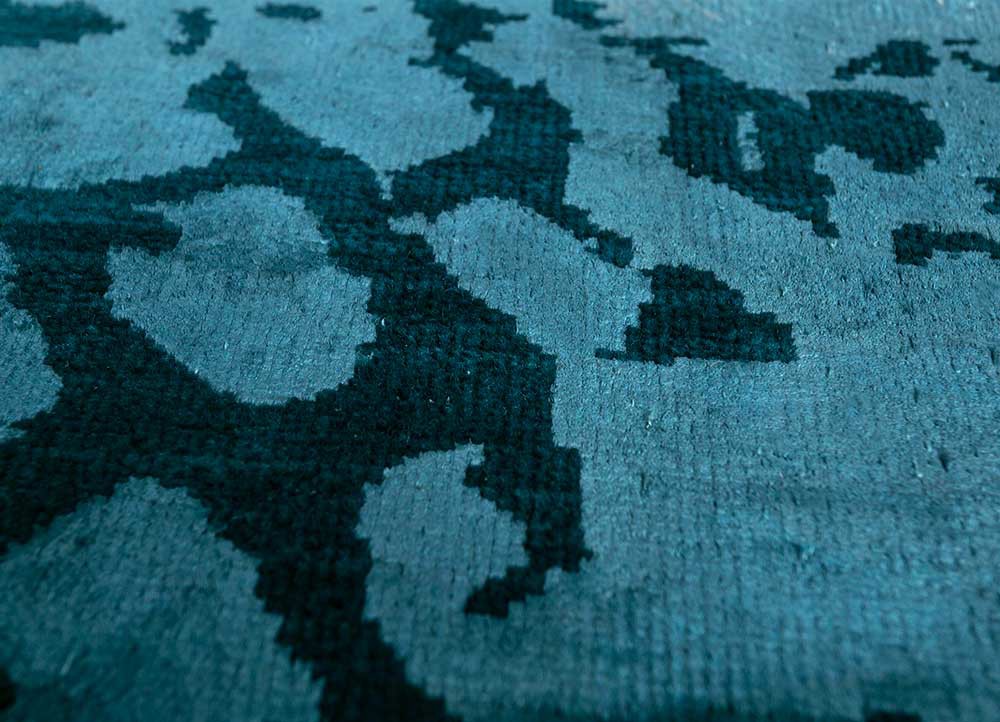 pansy blue wool and bamboo silk hand knotted Rug - CloseUp