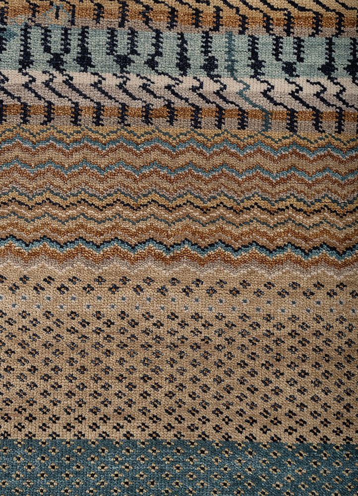savana beige and brown wool hand knotted Rug - CloseUp
