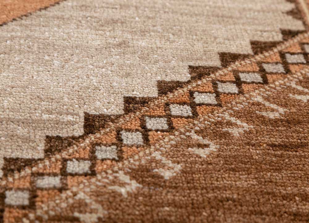 savana red and orange wool hand knotted Rug - CloseUp