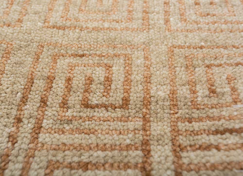 thyme gold wool hand knotted Rug - CloseUp