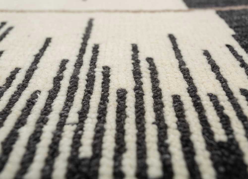 manifest grey and black wool hand knotted Rug - CloseUp manifest grey and black wool hand knotted Rug - CloseUp