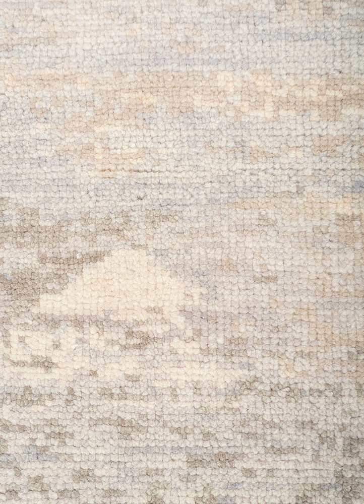 uvenuti grey and black wool hand knotted Rug - CloseUp