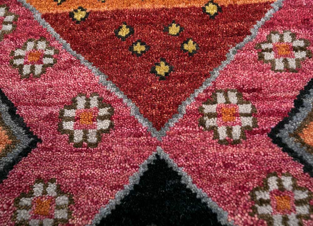 weaver art reserve grey and black wool hand knotted Rug - CloseUp