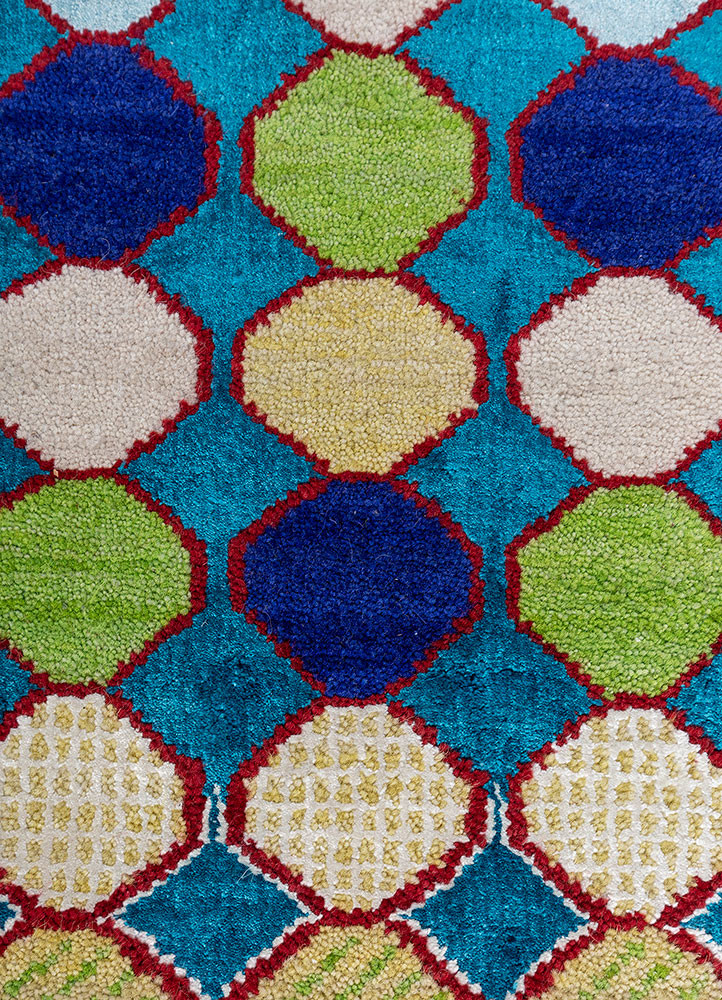 manchaha ivory wool and bamboo silk hand knotted Rug - CloseUp