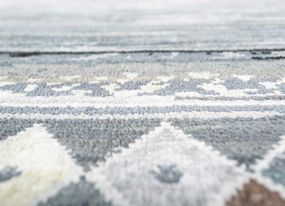 manchaha ivory wool and bamboo silk hand knotted Rug - CloseUp